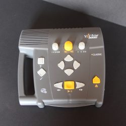 Photo showing top of the player: From the top clockwise: tone, volume and speed, eject, start/pause, rewind and fast forward, bookmark, information. In centre: navigation keys up,down,left and right